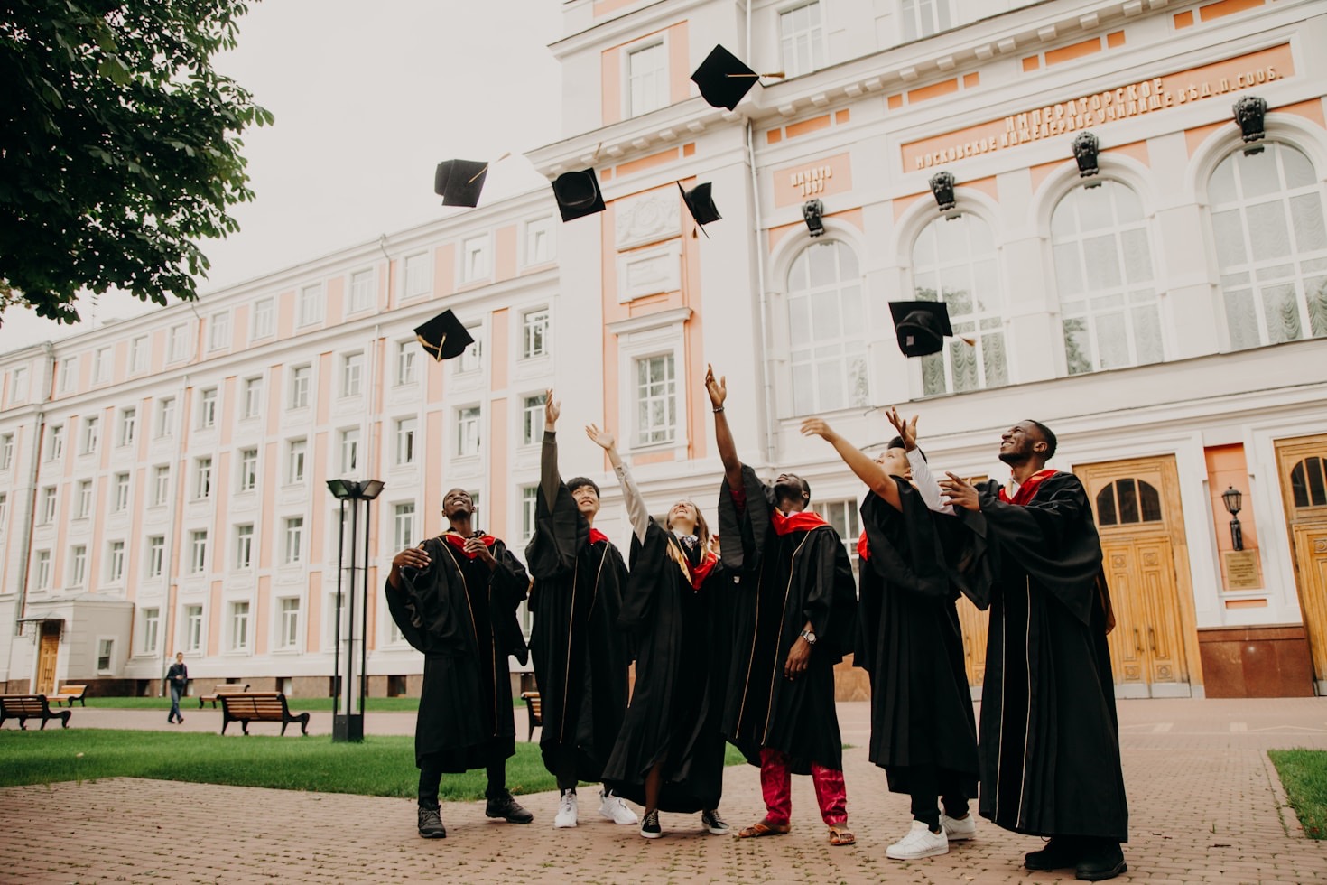 Scholarships and Grants Every Grad Student Should Know